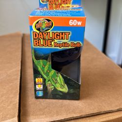 zoo med daylight blue bulb