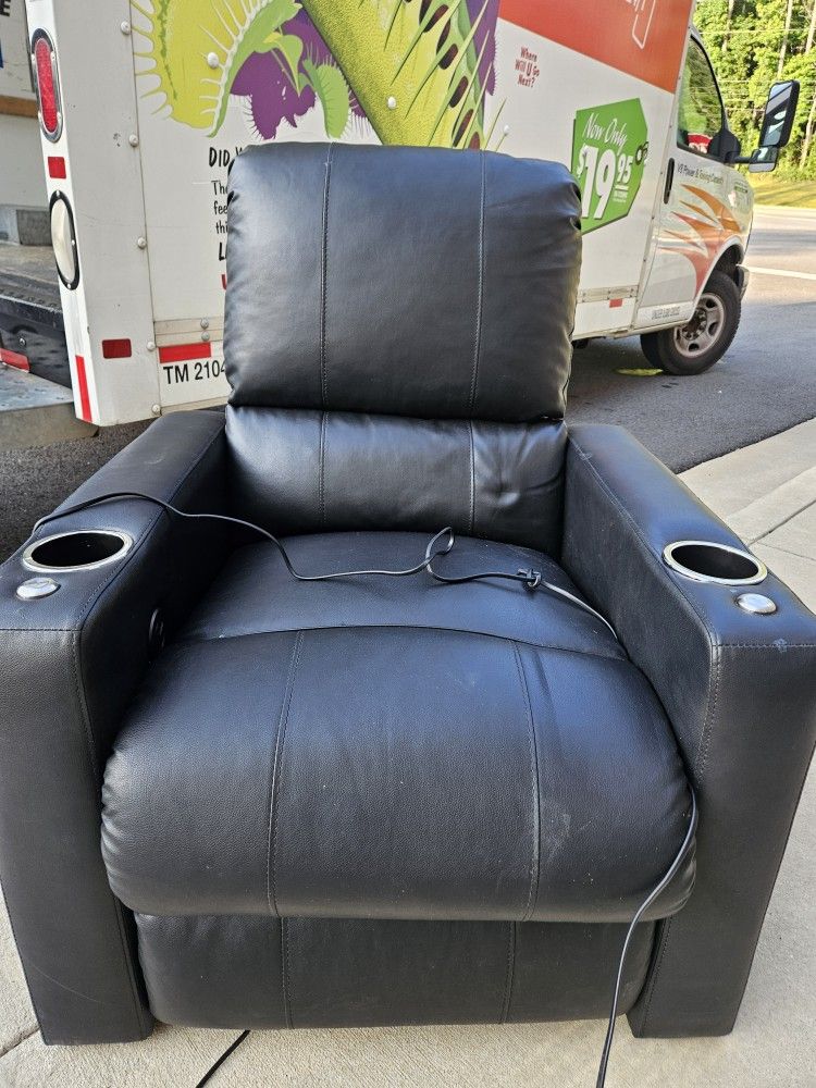 4 Leather Octane Theater Seats $675