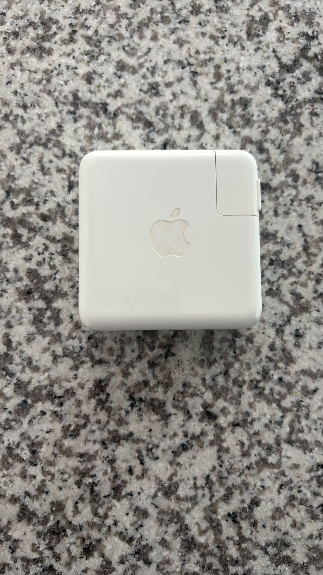 Apple MacBook 60.9W Charger Block