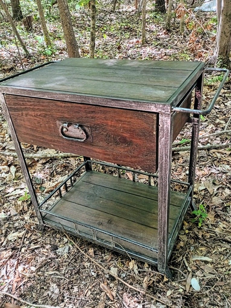 Accent Table And Mirror