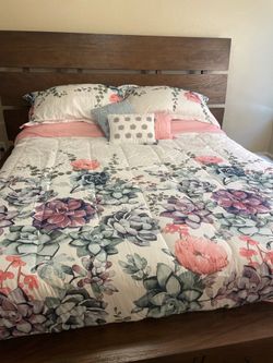 California King Bedroom Set with Storage Bed & Dresser – $460
