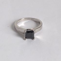 BEAUTIFUL LADIES RING SIZE 6
