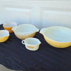 Vintage  Pyrex 