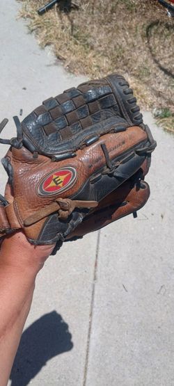 Easton Baseball Glove