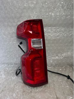 2019-2020-2021-2022-2023 CHEVROLET SILVERADO 1500 LEFT SIDE TAIL LIGHT OEM