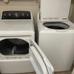 GE Washer & Dryer Set – Great Condition
