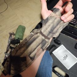 Archery Shooter Essentials Kit – Release, Arm Guards, Field Points & Broadheads