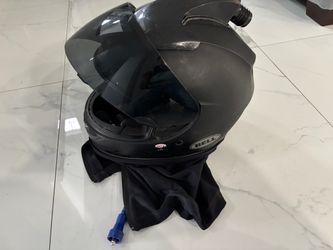 Rugged radio L helmet air pump