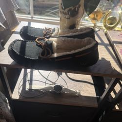 Women’s Ugg Slippers 