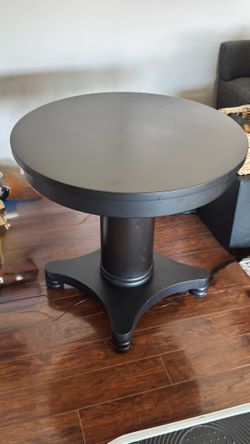 Drexel Heritage Round Accent / Side Table – Solid Wood