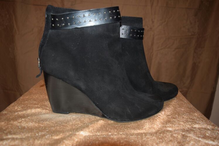 Black suede boots