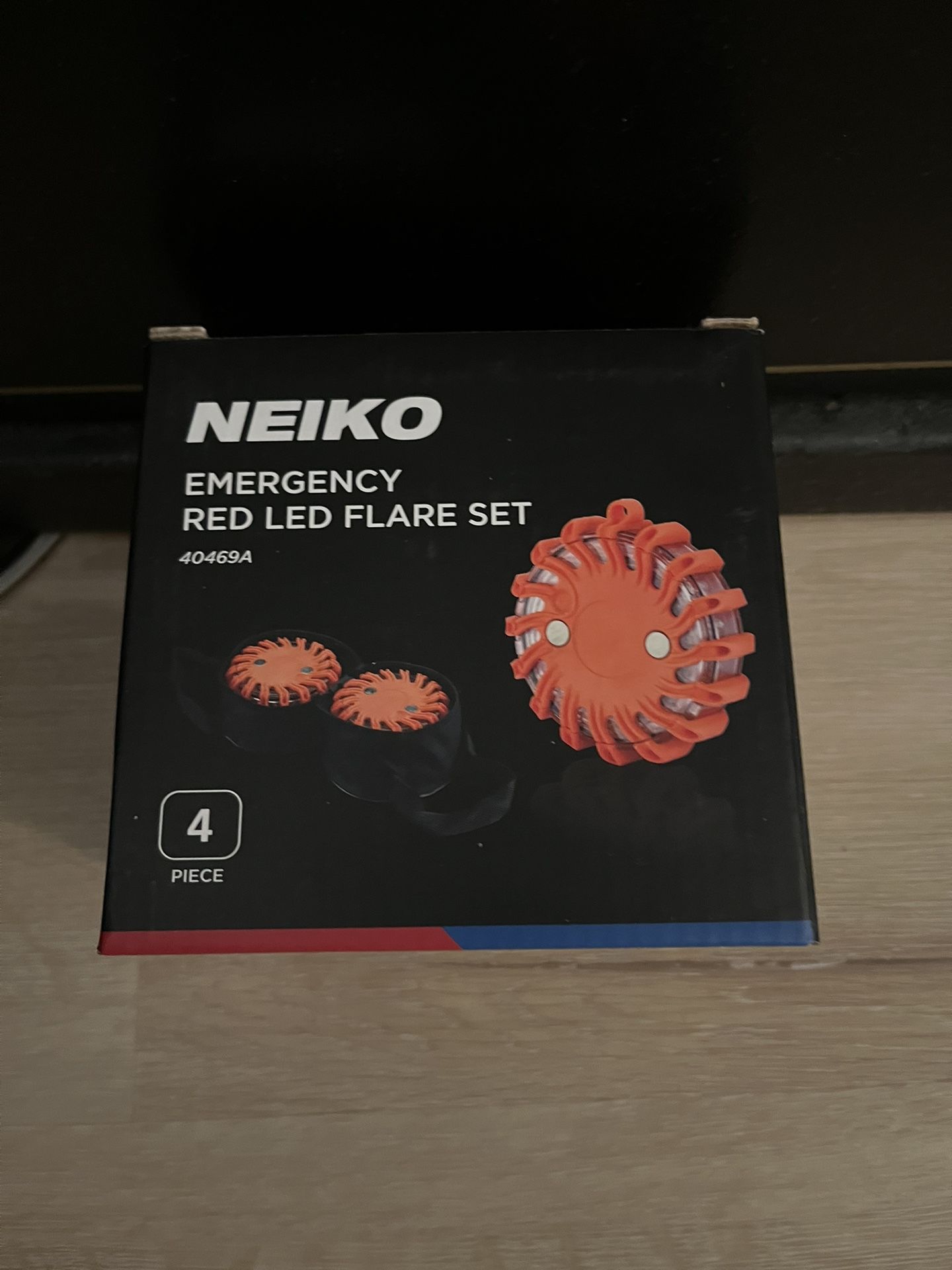 Neiko Emergency Red LED Flare Set - 4 Pcs