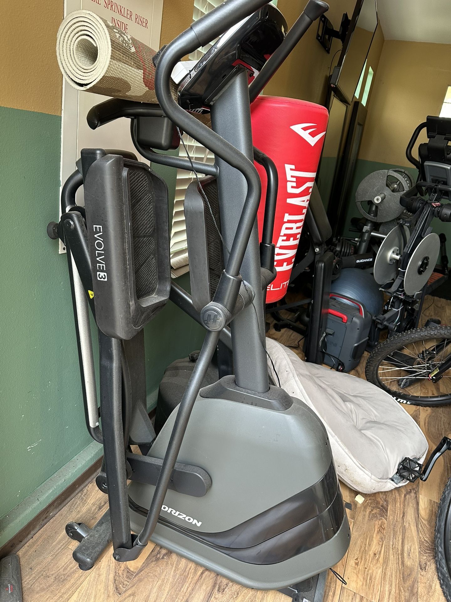 Horizon Evolve 3 elliptical Like New