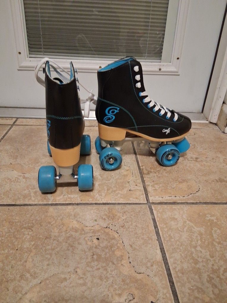Female Roller Skates