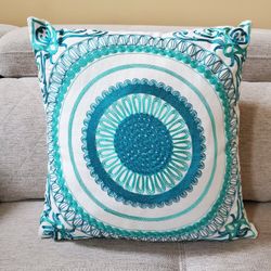 18" x 18" Turquoise/Teal/White Design Decorative Pillow