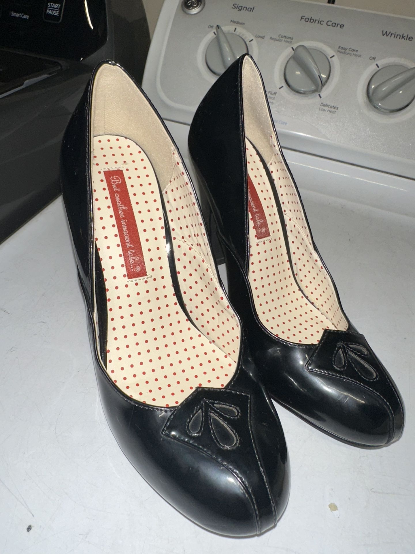 Vintage BAIT hills Size 8