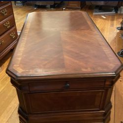 Nice Functional Coffee Table Has Wheels