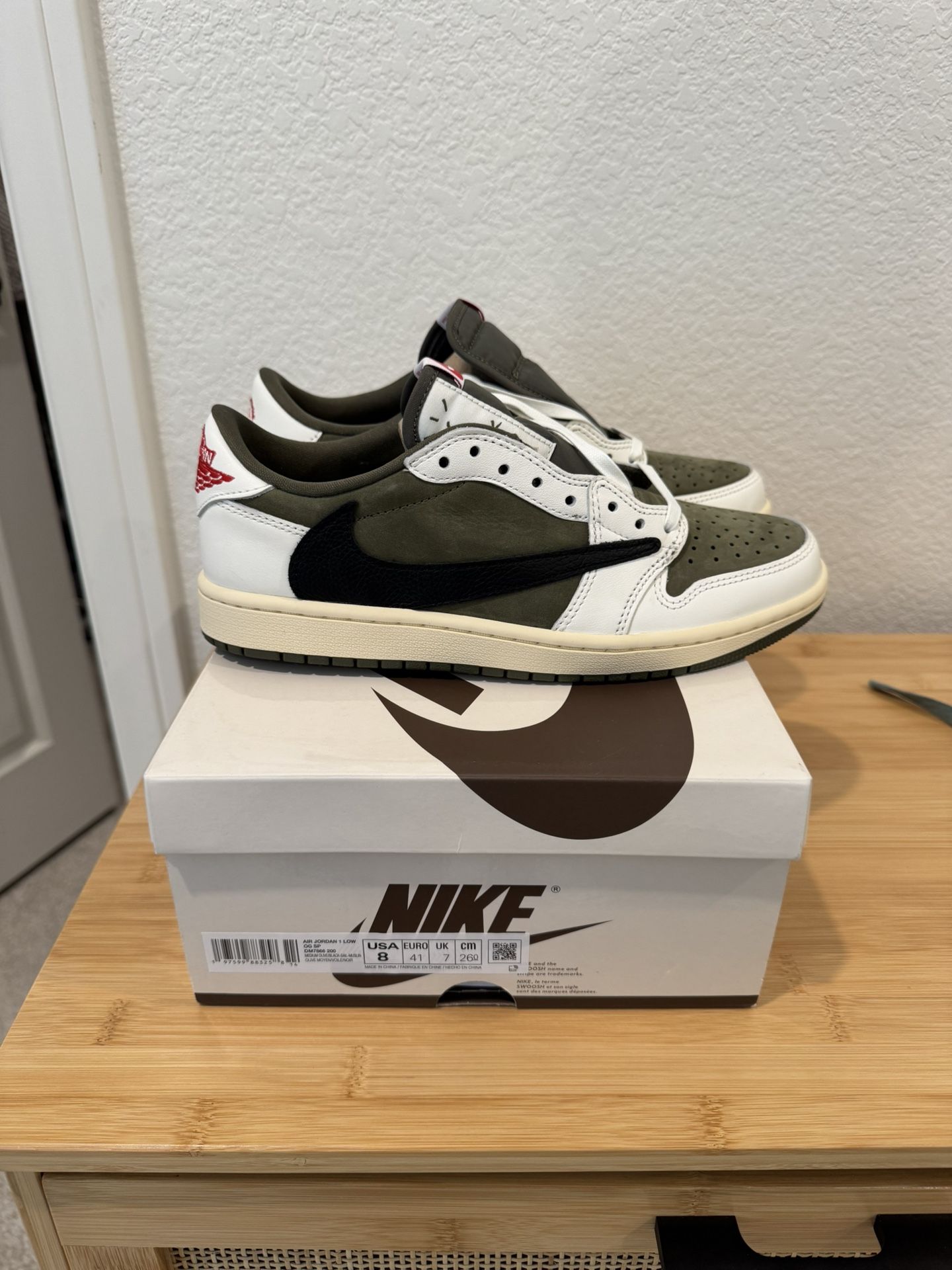 Jordan 1 Travis Scott Olive