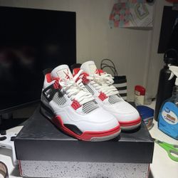 Jordan 4 fire red