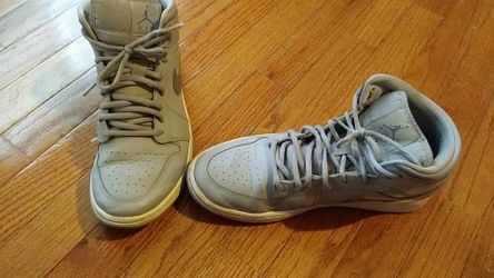 Jordan 1 grey size 9.5 mens