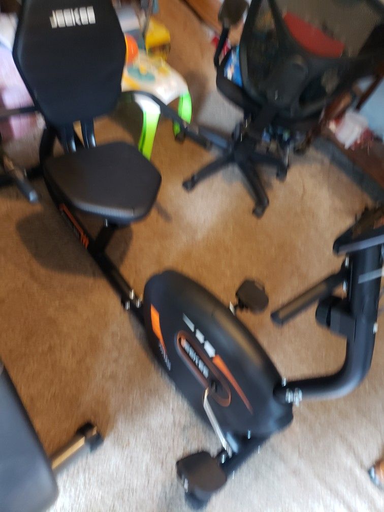 Jeekee Recumbent Bike In Excellent Condition 