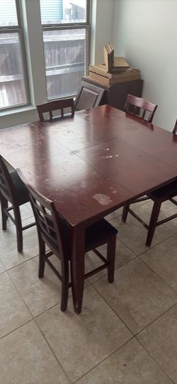 Dining room table expandable