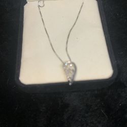 Kay’s Woman Necklace 