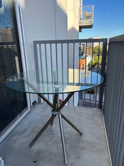 glass top outdoor/patio table