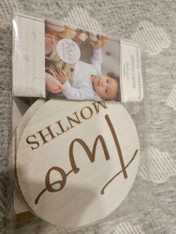 Monthly milestone photo cards