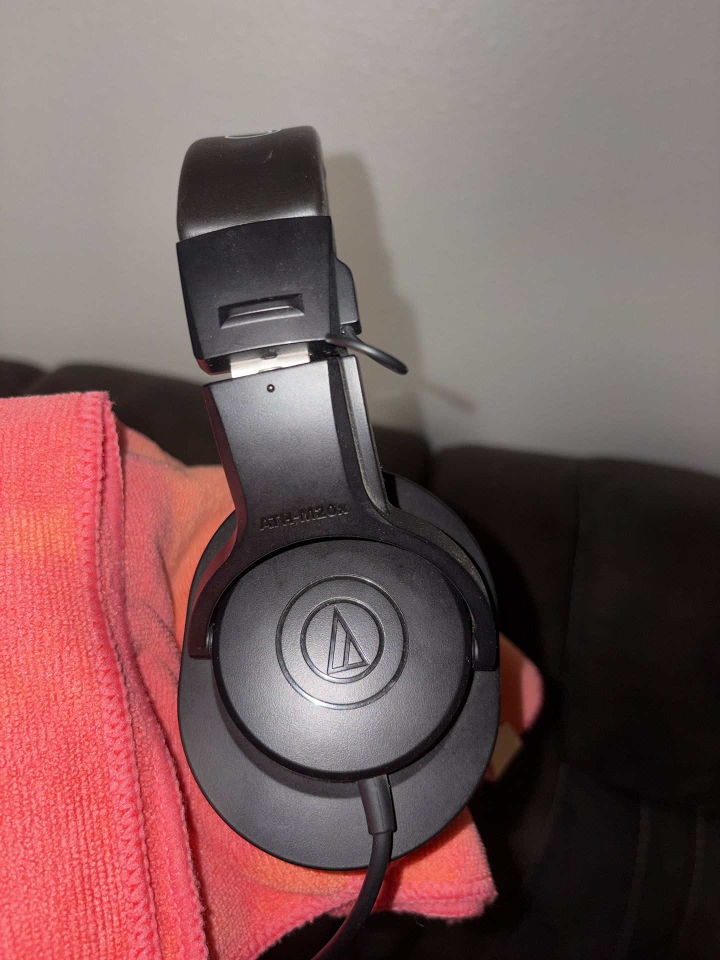 Audio-Technica ATH-M20x Studio Monitor Headphones, Black