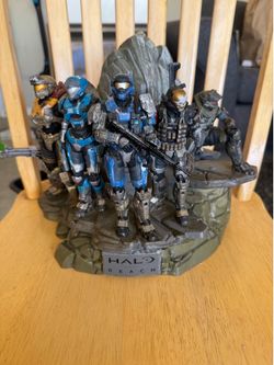 Halo Reach Legendary Edition Complete Noble Team Statue Xbox 360 Collector’s Set