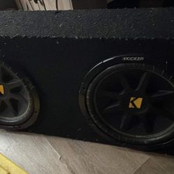 2 12s Kicker And Kenwood Amp 
