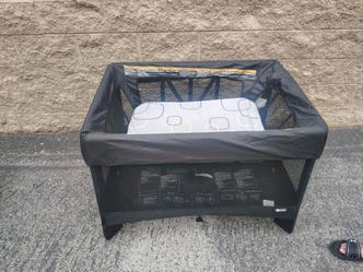 4moms breeze go playard with removable bassinet