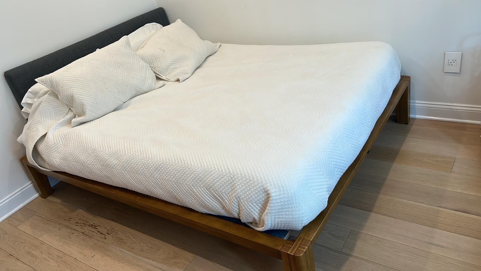 Thuma Queen bed for Sale in New York NY OfferUp