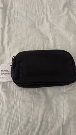 Mini Lululemon belt bag