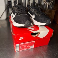 Size 9c Nike Air Max