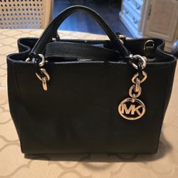 Michael Kors Medium Hamilton East West Saffiano Leather Satchel Purse BLACK /GOLD