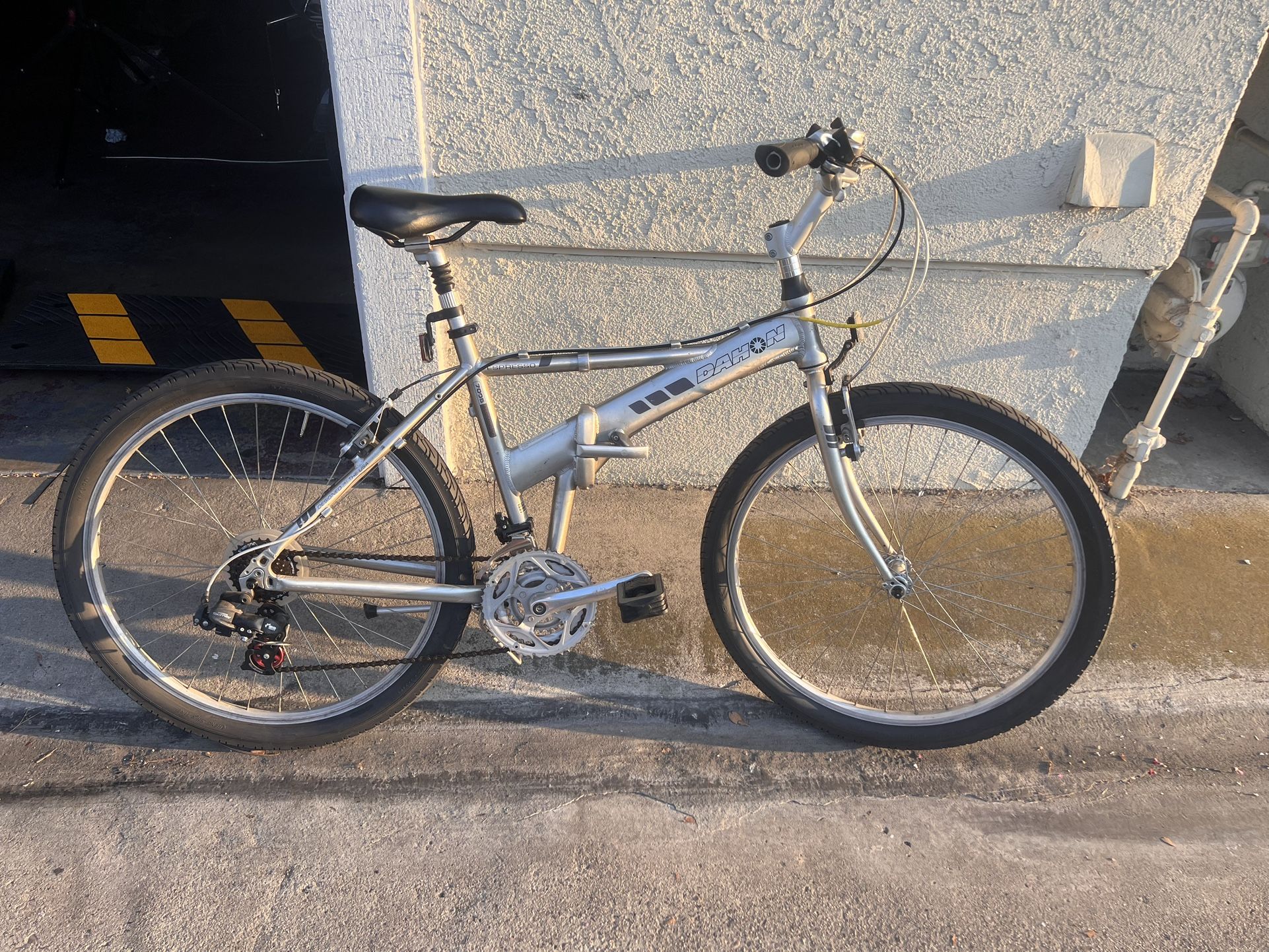 DAHON Expresso 26” Tires 21 Speed All Aluminum Folding Bike