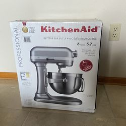 New KitchenAid Professional 600 Mixer 
