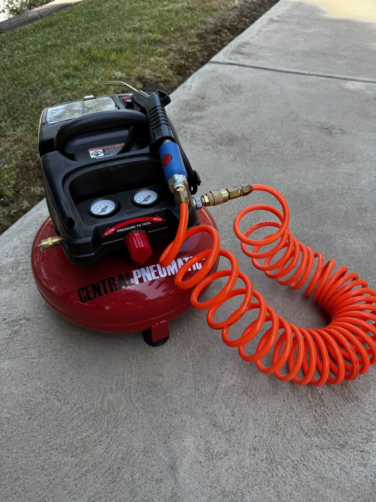 Central Pneumatic 3 Gal. Air Compressor 100 PSI