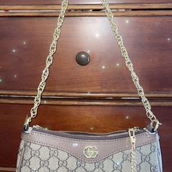 Gucci strawberry logo shoulder bag purse (OBO)