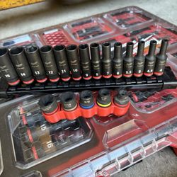 Milwaukee 1/4 Drive Metric Set And Extractor Sockets