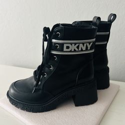 ✨Size 2 DKNY Little and Big Girls Hayley Hira Combat Boot