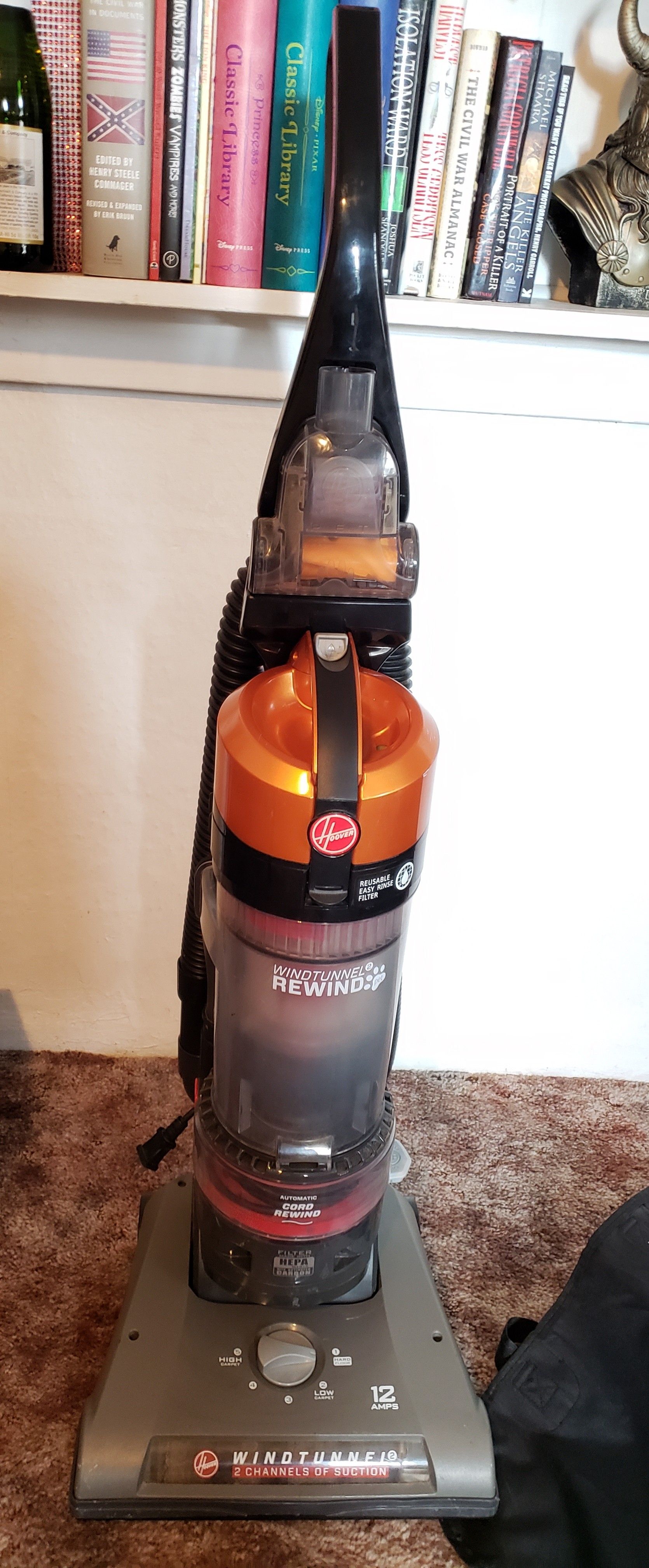 Hoover Windtunnel 2 Rewind Pet bagless vacuum for Sale in Fontana, CA ...