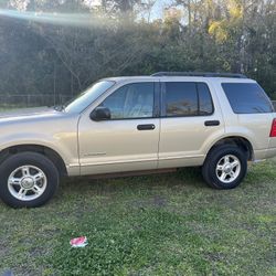 2004 Ford Explorer