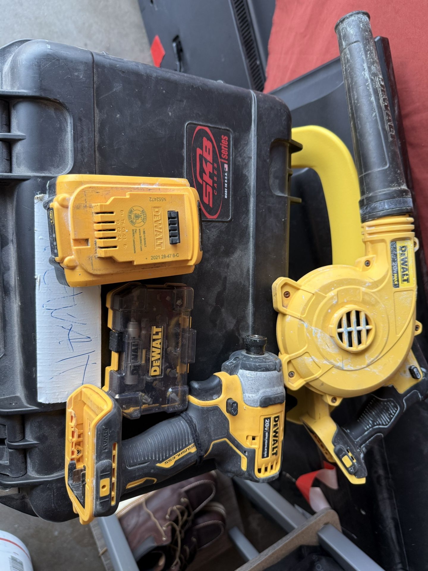 Dewalt Impact Driver With Mini Blower And Battery