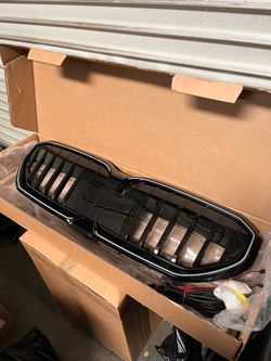 BMW 5 Series G60 Front Grille with LED (Gloss Black) for 2024, 2025 models