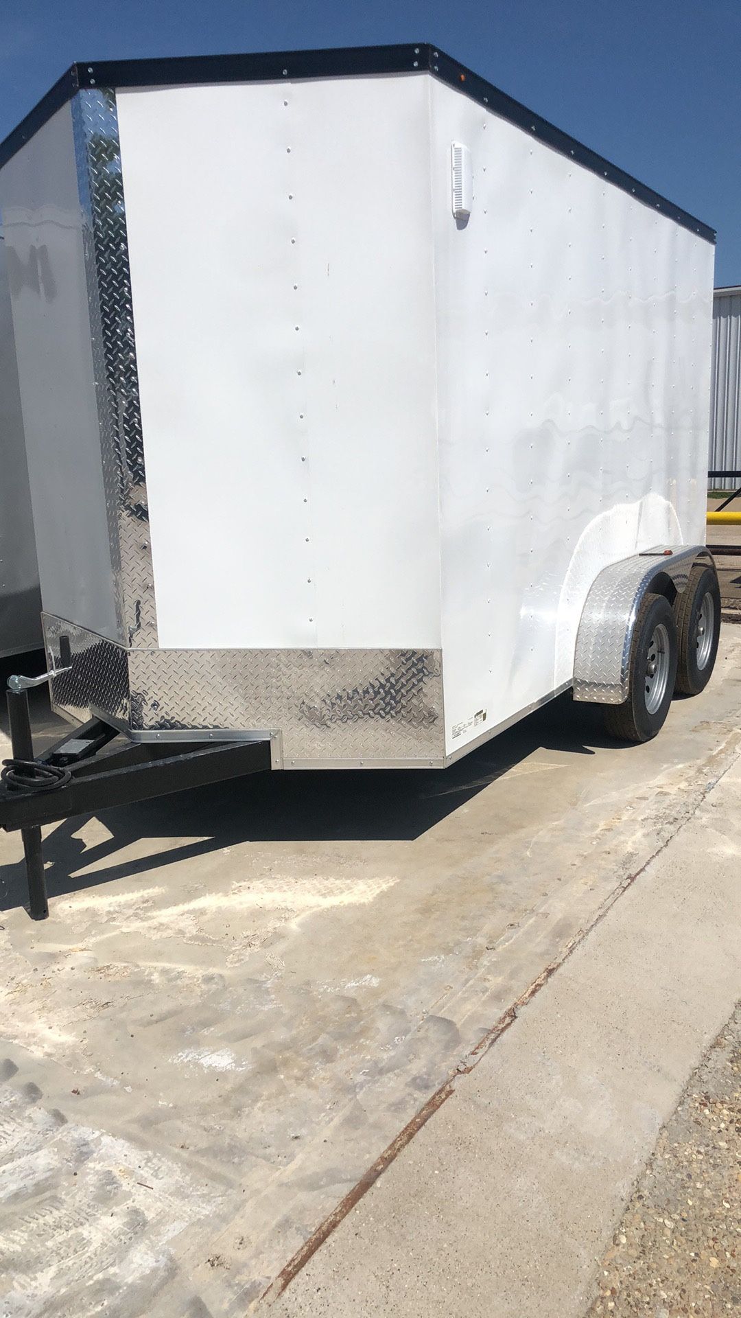 Enclosed trailer 6x12 tandem axle