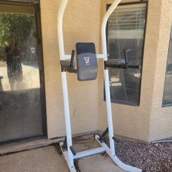 Pull Up Stand
