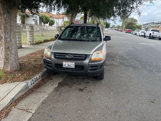 Silver 2008 Kia shortage